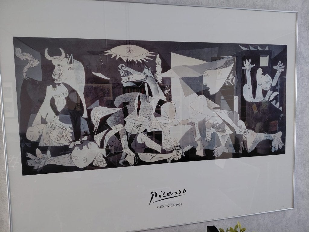 Picasso Guernica ets met aluminium lijst en glas (Picasso), Overige technieken, Ophalen of Verzenden, 120 cm, Gesigneerd