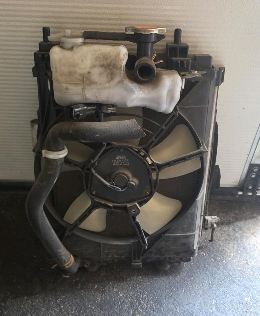 Daihatsu cuore L276 radiateur en condensor pakket incl fan, Ophalen of Verzenden, Gebruikt, Daihatsu