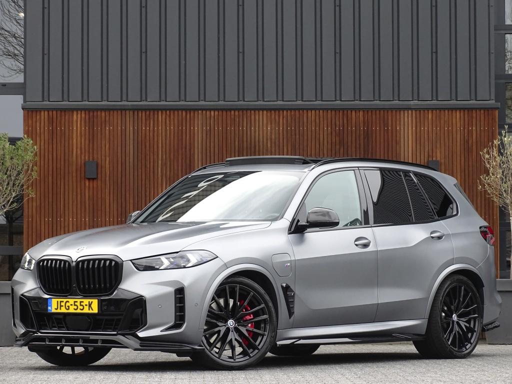 BMW X5 50e 490PK X-Drive M- Individual / Frozen Grey / Carbo, Auto's, Gebruikt, 2395 kg, Adaptive Cruise Control, Leder