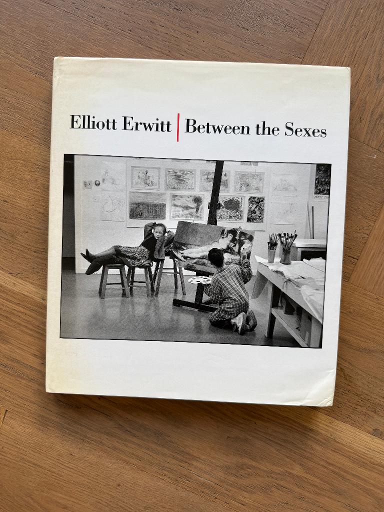 Elliott Erwitt Between the Sexes boek gesigneerd, Ophalen of Verzenden, Elliott Erwitt, Gelezen, Fotografen