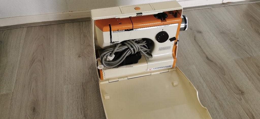 Naaimachine LEWENSTEIN compacta 3, Ophalen of Verzenden, Zo goed als nieuw, Naaimachine, Overige merken
