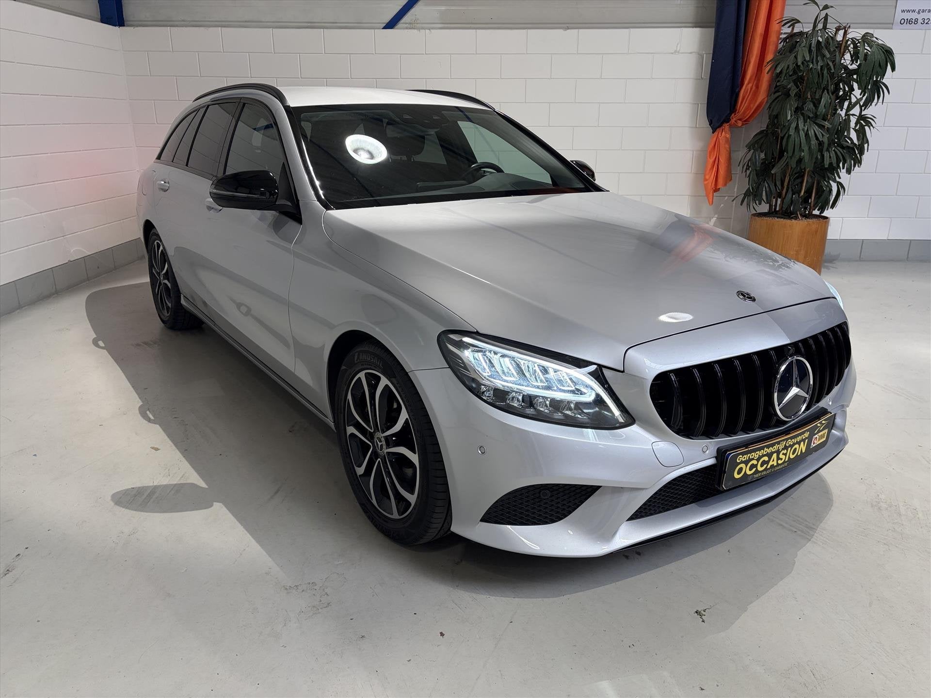 Mercedes C-Klasse Estate C300 2.0T 258pk AUT9 Carplay, Head-, 4 cilinders, 258 pk, Leder en Stof, Automatische klimaatregeling