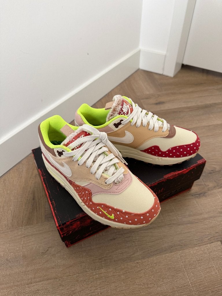 Nieuw Nike "Woof" Woman's best friend 39 Air Max PRM sneaker, Beige, Nike, Nieuw, Ophalen of Verzenden