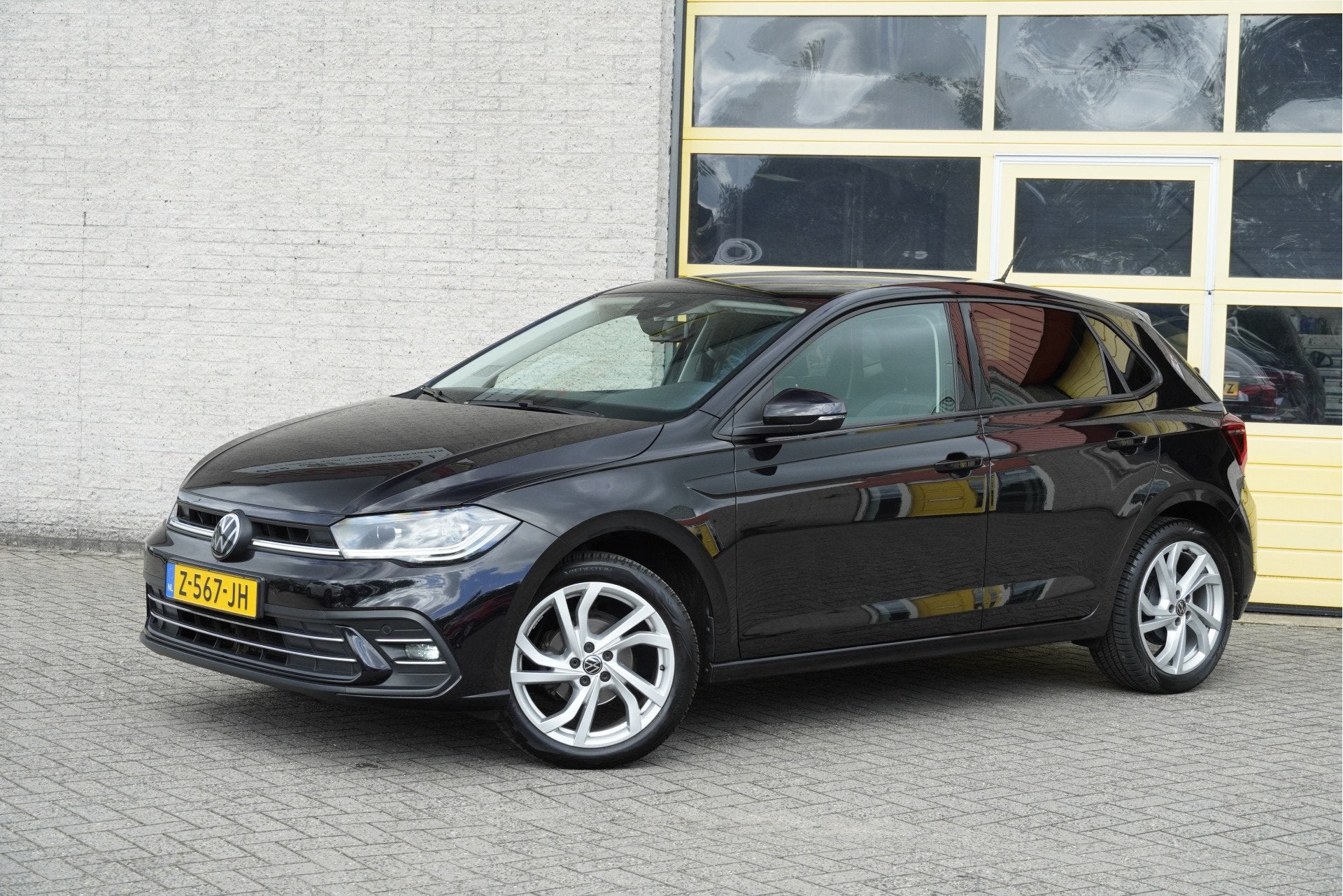 Volkswagen Polo 1.0 TSI 5drs Higline BJ2022 Lmv 17" | Led V+, Dealer onderhouden, Stof, Gebruikt, 580 kg