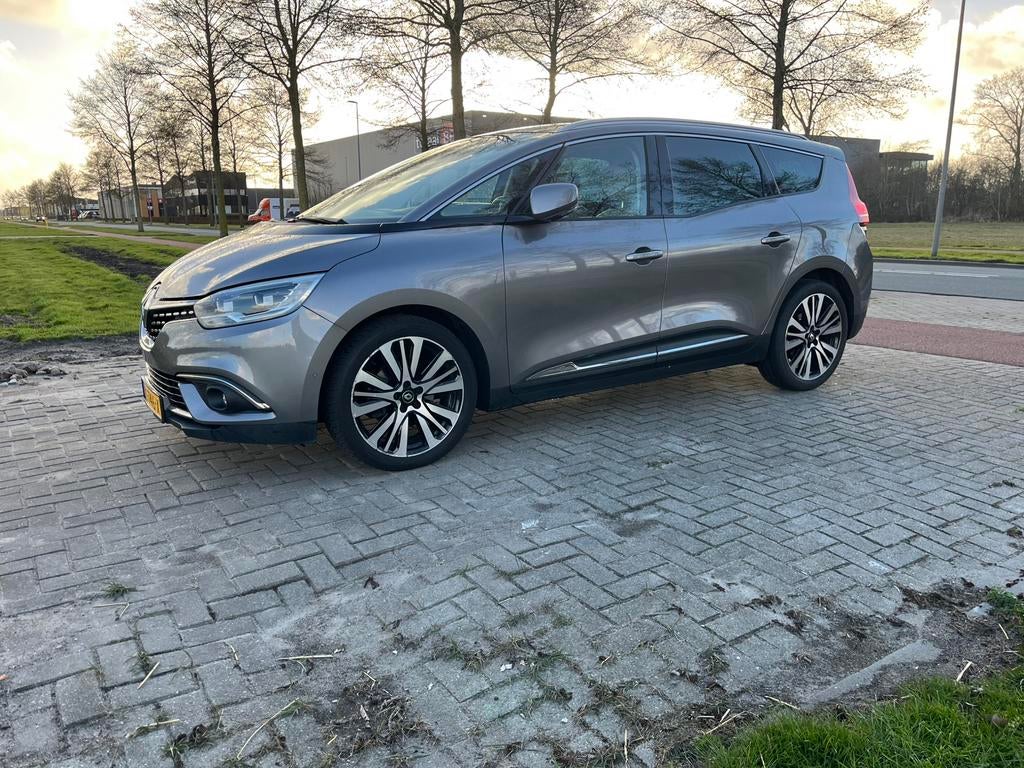 Renault Grand Scenic 1.6 Infiniti dCi 160pk EDC 7pl. 2018, Auto's, 1850 kg, 160 pk, 7 stoelen, Leder