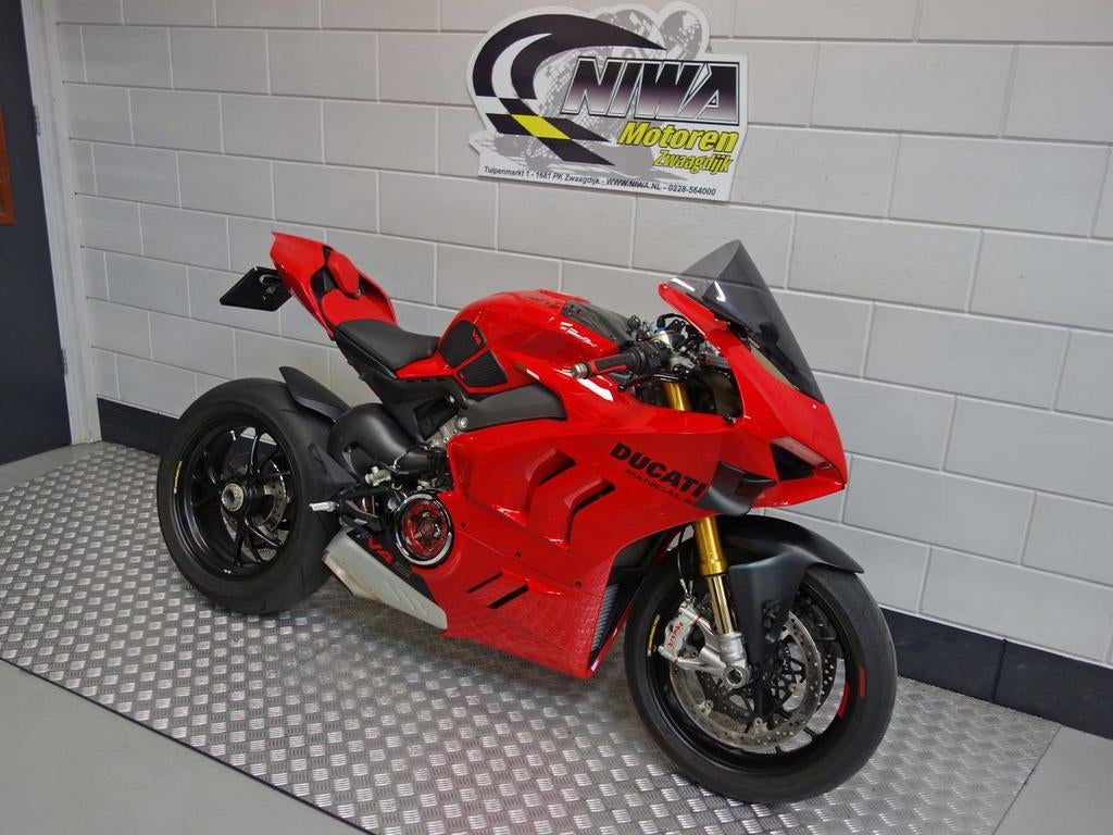 DUCATI PANIGALE V4 S, DUCATI, 4 cilinders, Motorrijbewijs A, Bedrijf