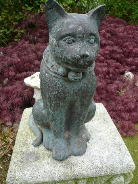 Bronzen kat, Ophalen