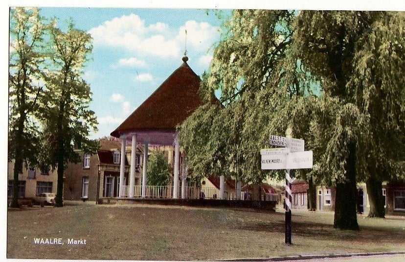 Waalre Markt Bromo-color kaart 1964 met ANWB wegwijzer., Verzamelen, Ophalen, 1960 tot 1980, Ongelopen, Noord-Brabant