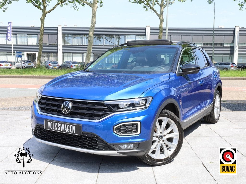 Volkswagen T-Roc 1.5 TSI Sport Panoramadak | Virtual | Keyle, Stof, 4 cilinders, 150 pk, Blauw