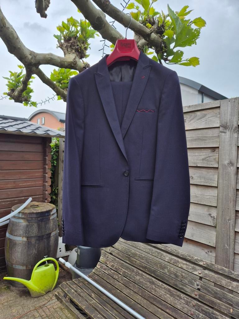 Blauw kostuum, merk runway, maat 48, Kleding | Heren, Kostuums en Colberts, Ophalen, Zo goed als nieuw, Maat 48/50 (M)