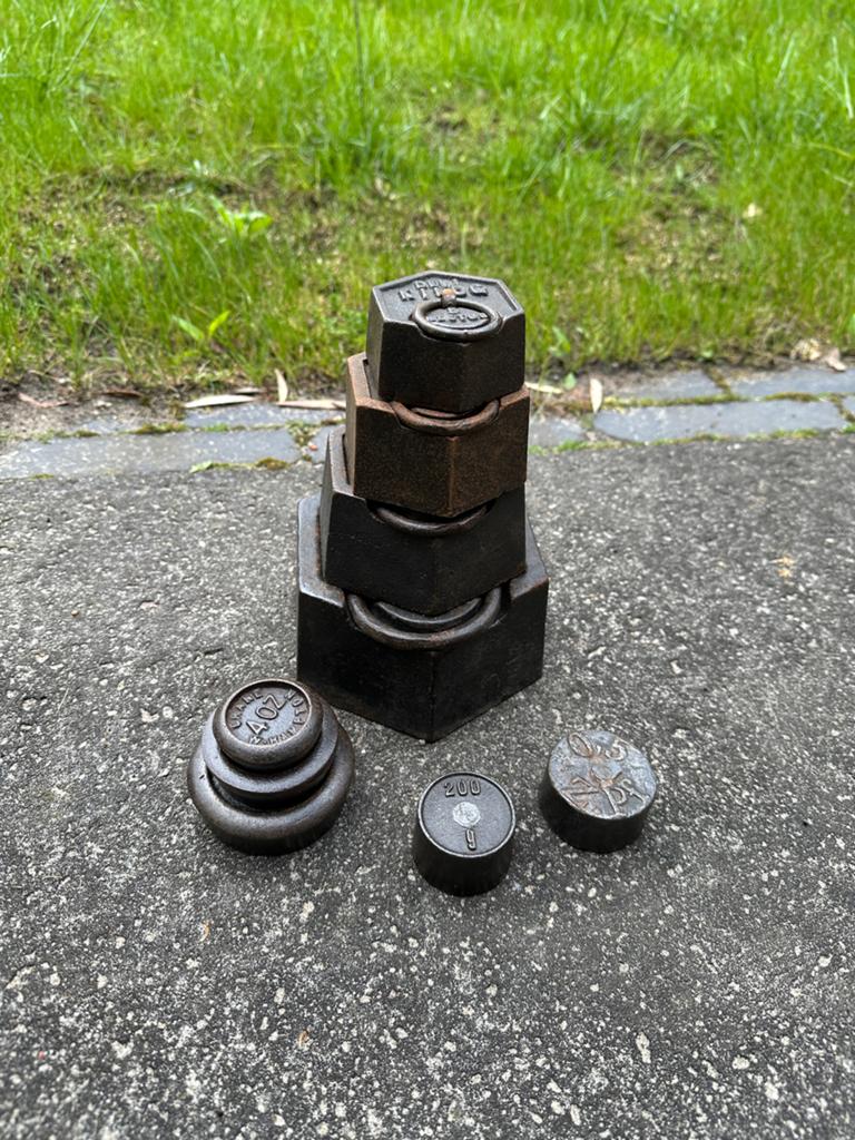 Diverse antieke gewichten in verschillende metalen, Ophalen of Verzenden