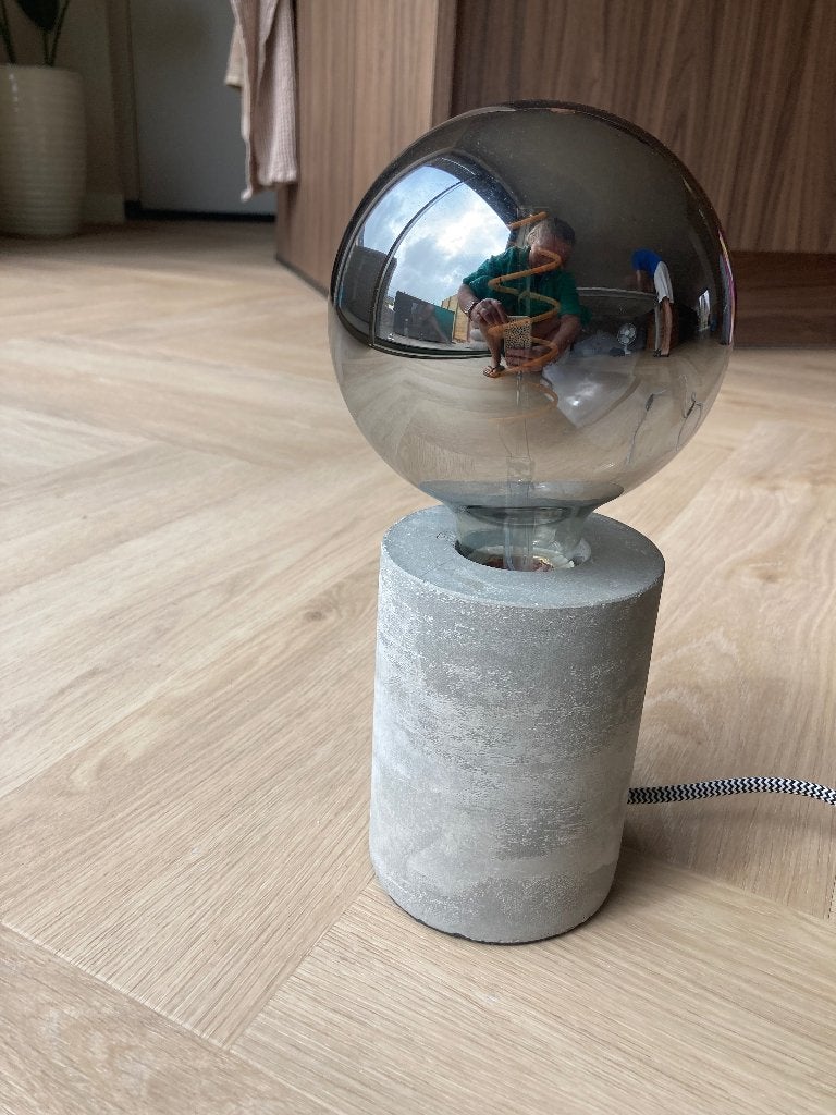 Lamp met betonnen voet, Ophalen, Gebruikt, 27 cm, E27 (groot)