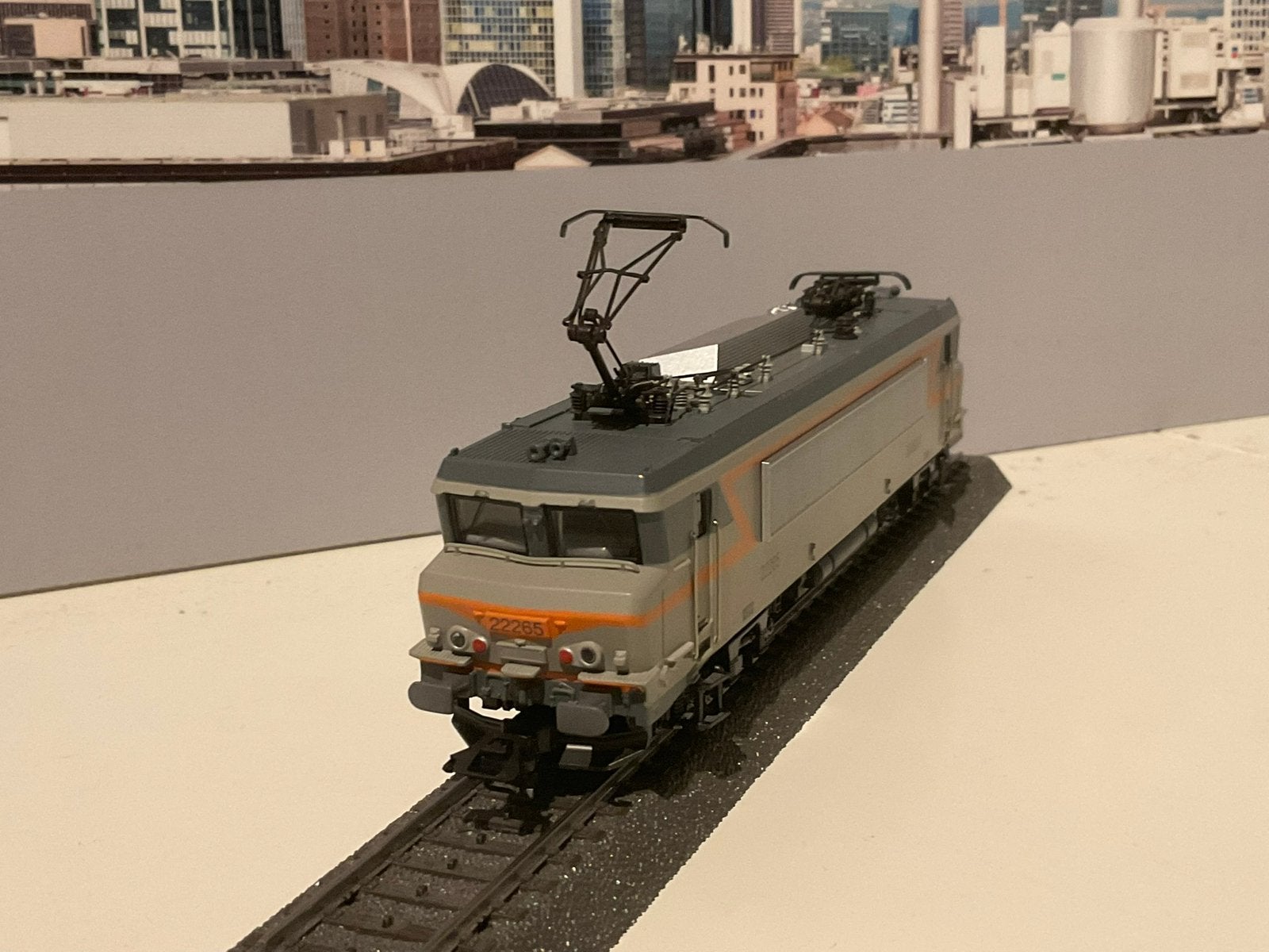 Marklin 3320 BB22200 van de SNCF, analoog, als nieuw, Wisselstroom, Locomotief, Analoog, Ophalen of Verzenden
