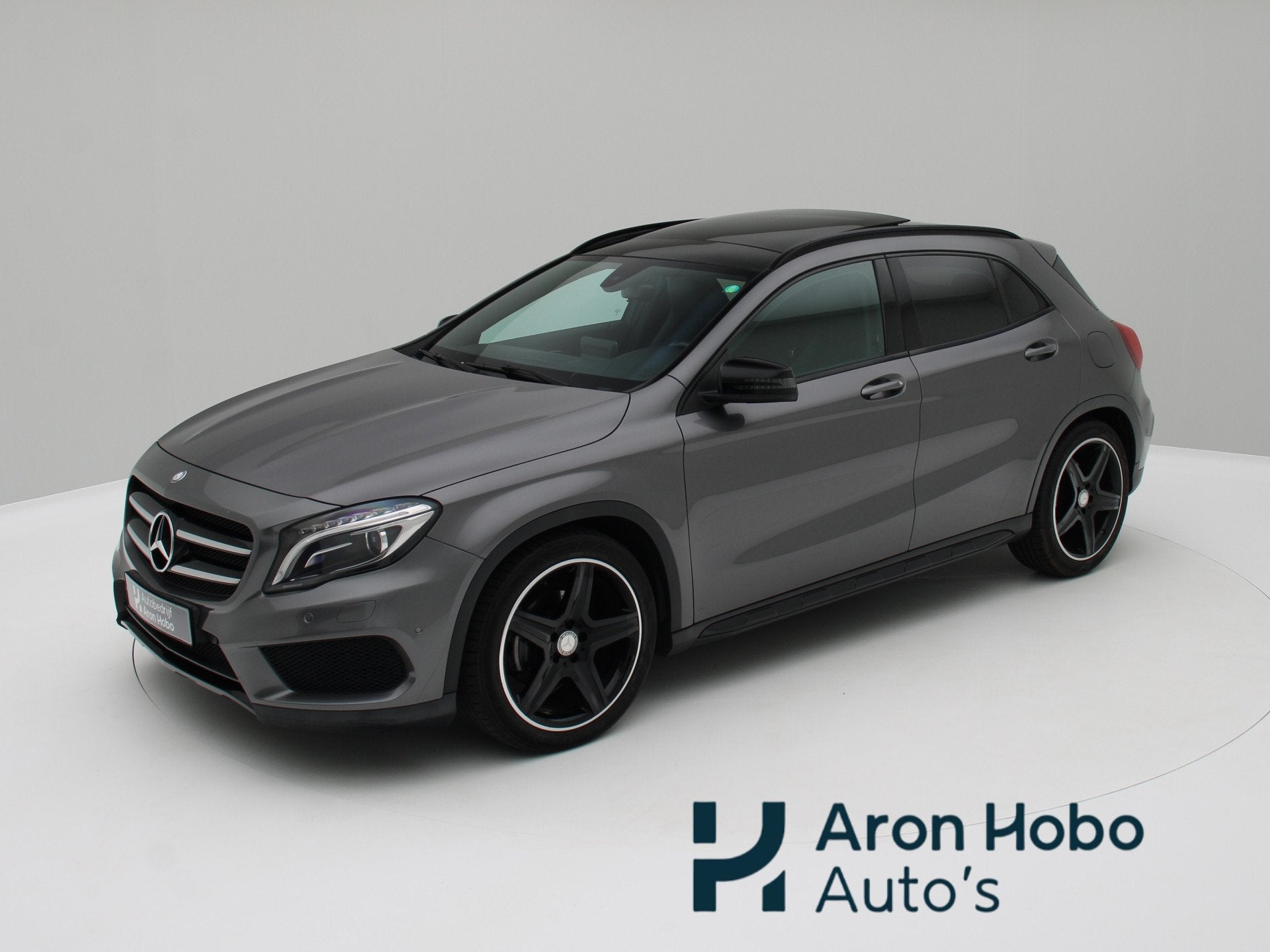 Mercedes-Benz GLA 180 AMG Pano, Sfeerverlichting, Stoelverwa, Auto's, Mercedes-Benz, Gebruikt, 4 cilinders, 715 kg, 122 pk