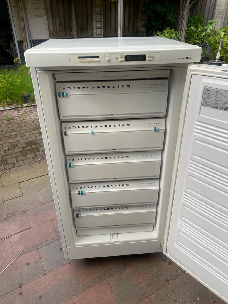 Haier Vrieskast HF-188 - Gebruikte werkende staat, Witgoed en Apparatuur, Gebruikt, Minder dan 60 cm, 160 cm of meer, Vrijstaand