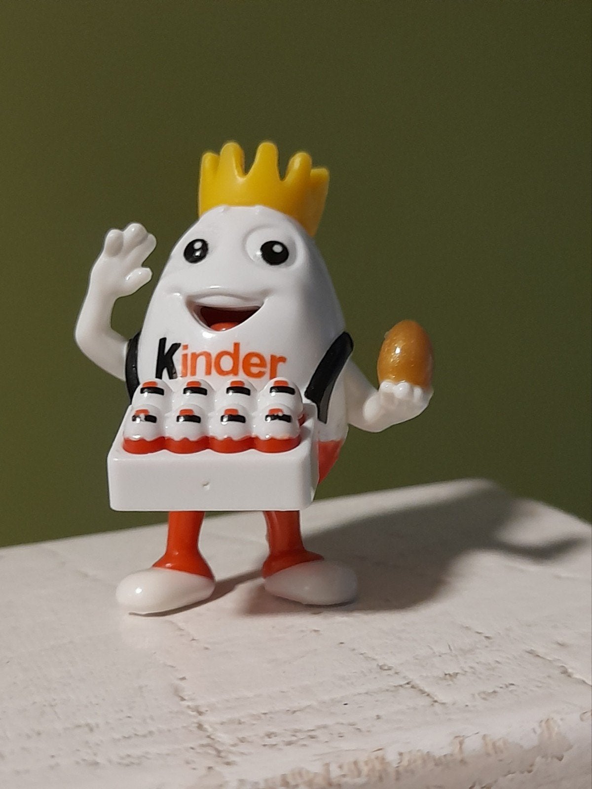 Kinder Surprise figuur: Eierkoning met mini-eieren, Ophalen of Verzenden, Zo goed als nieuw, Hardplasticfiguren