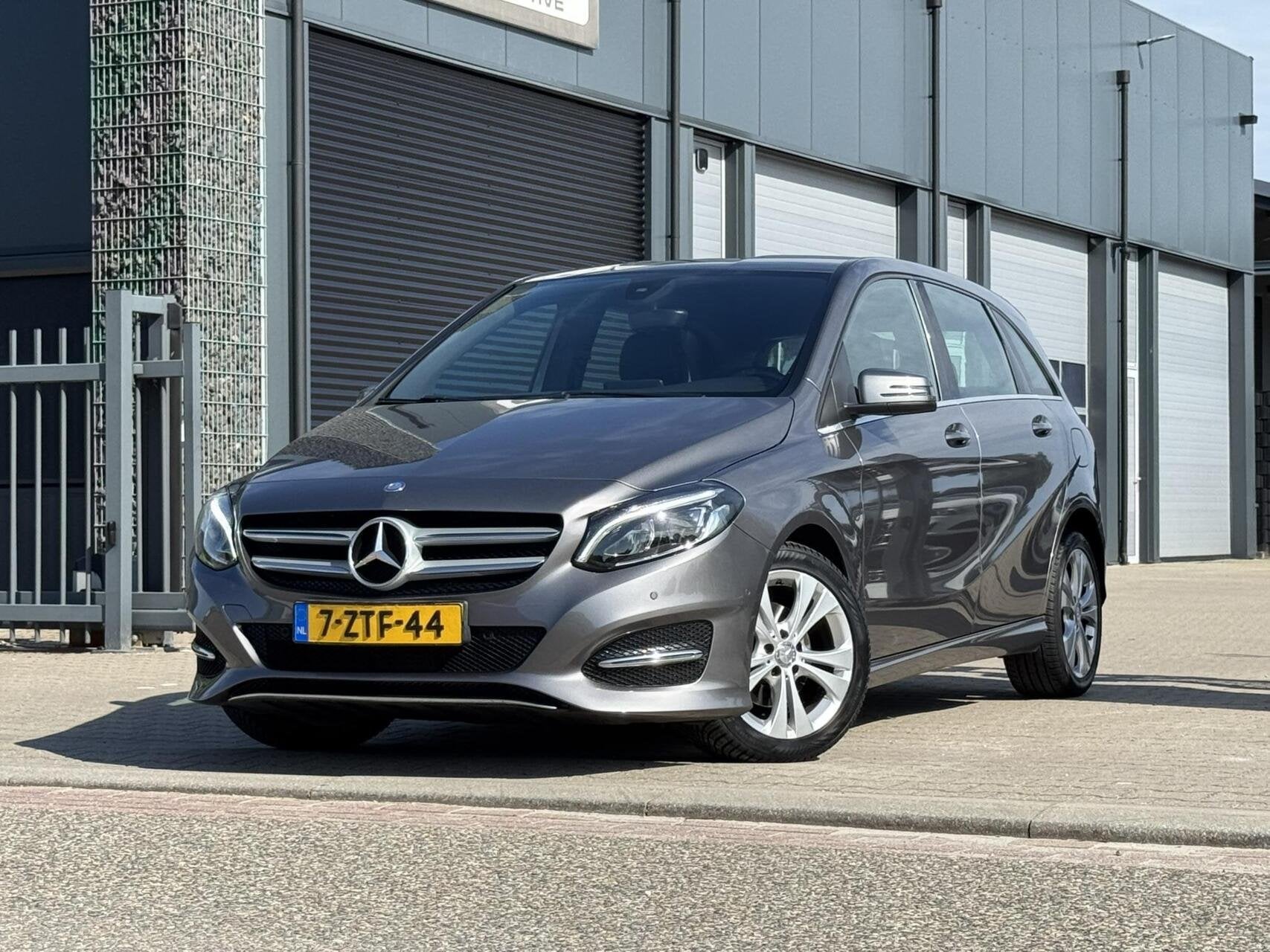 Mercedes B-klasse 180 Prestige| AUT | Cruise | Navi | Airco, Auto's, 1325 kg, Gebruikt, Euro 6, 4 cilinders