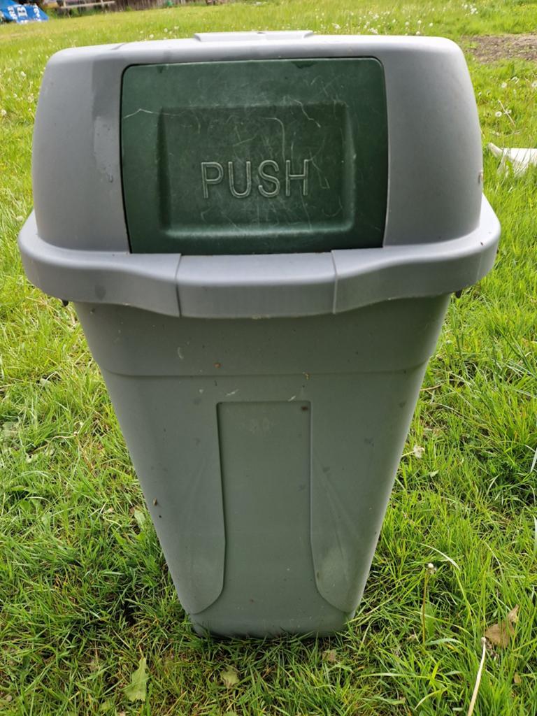 AFVAL CONTAINER 100 LITER €25, Huis en Inrichting, Woonaccessoires | Prullenbakken, 40 liter of meer, Ophalen of Verzenden, Gebruikt
