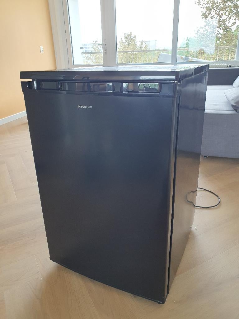 Inventum koelkast tafelmodel (zwart), 100 tot 150 liter, Zo goed als nieuw, 45 tot 60 cm, Met vriesvak