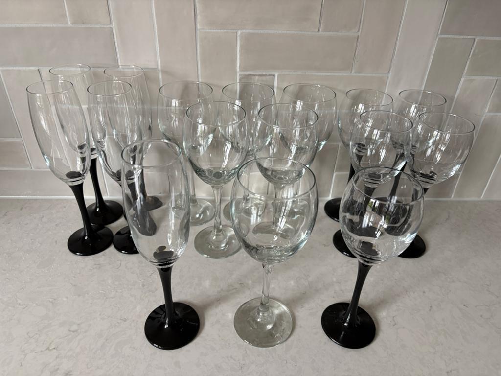Set wijnglazen en champagneglazen, Huis en Inrichting, Keuken | Servies, Glas of Glazen, Ophalen of Verzenden, Overige stijlen