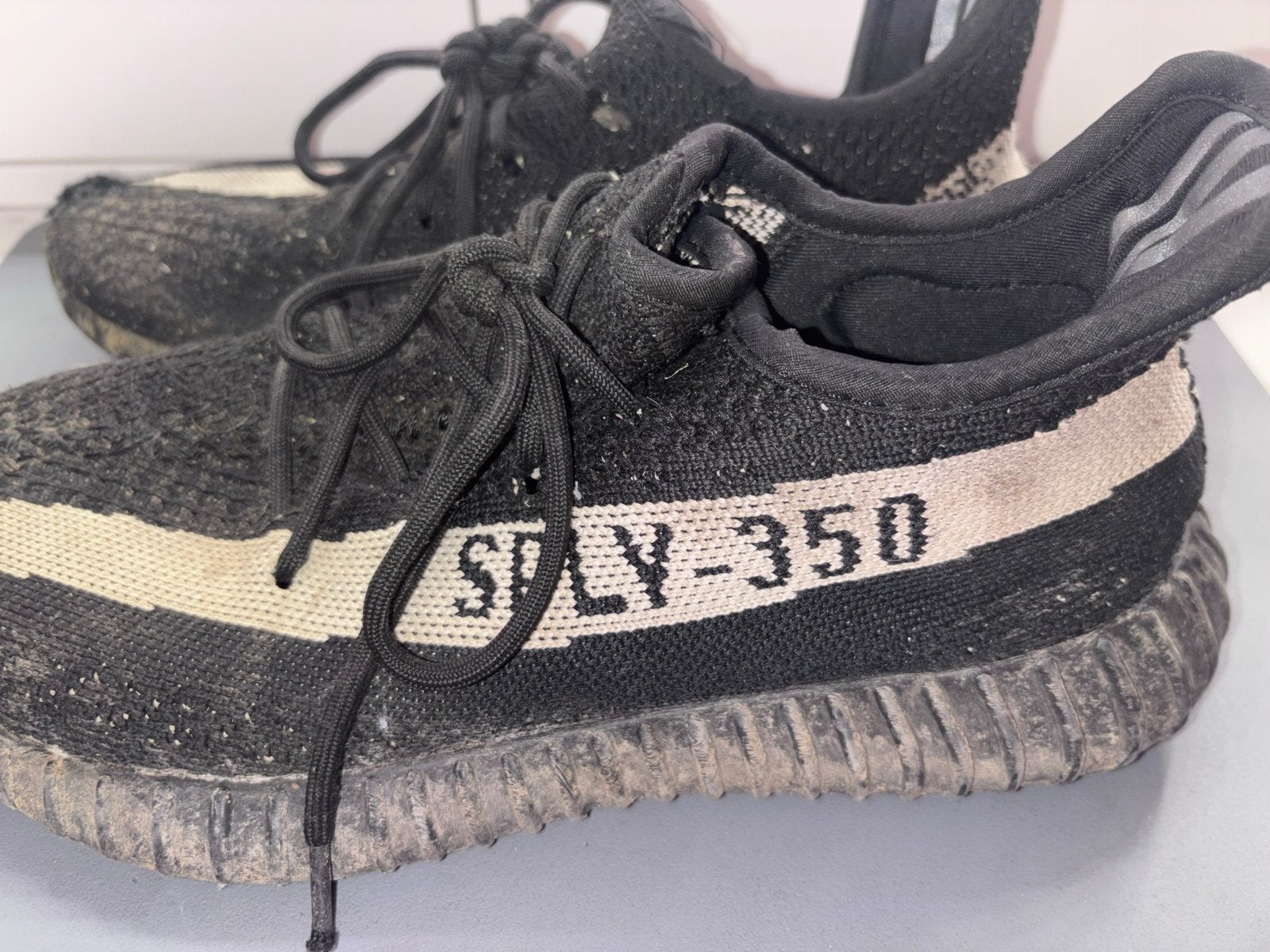 Adidas Yeezy Boost 350 V2 'Black/White' - Maat 40, Ophalen, Zwart, Sneakers of Gympen, Gedragen
