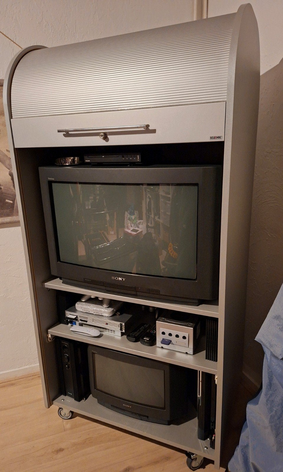 SONY KV-28WX10D TRINITRON CRT RETRO GAME TV TELEVISIE, Ophalen, 50 Hz, Zo goed als nieuw, Sony