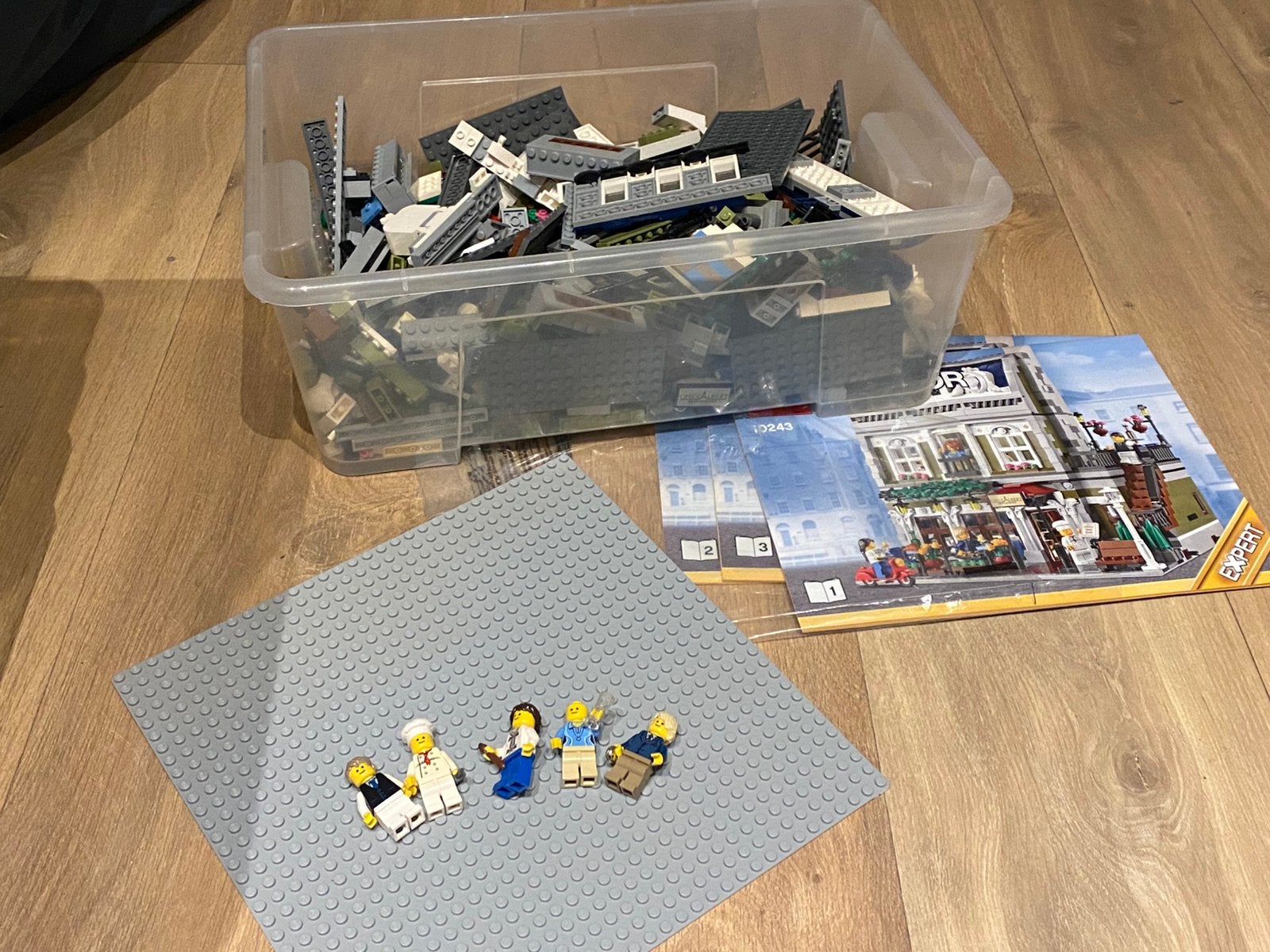 Lego Parisian Restaurant 10243, Kinderen en Baby's, Lego, Ophalen of Verzenden, Zo goed als nieuw, Inclusief instructies