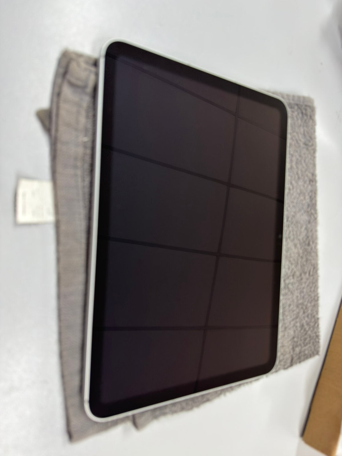 Apple iPad(10e generatie - 2022)64GB Zilver Wi-Fi + Cellular, 10 inch, 3500 DW, Gebruikt, Mobii-X