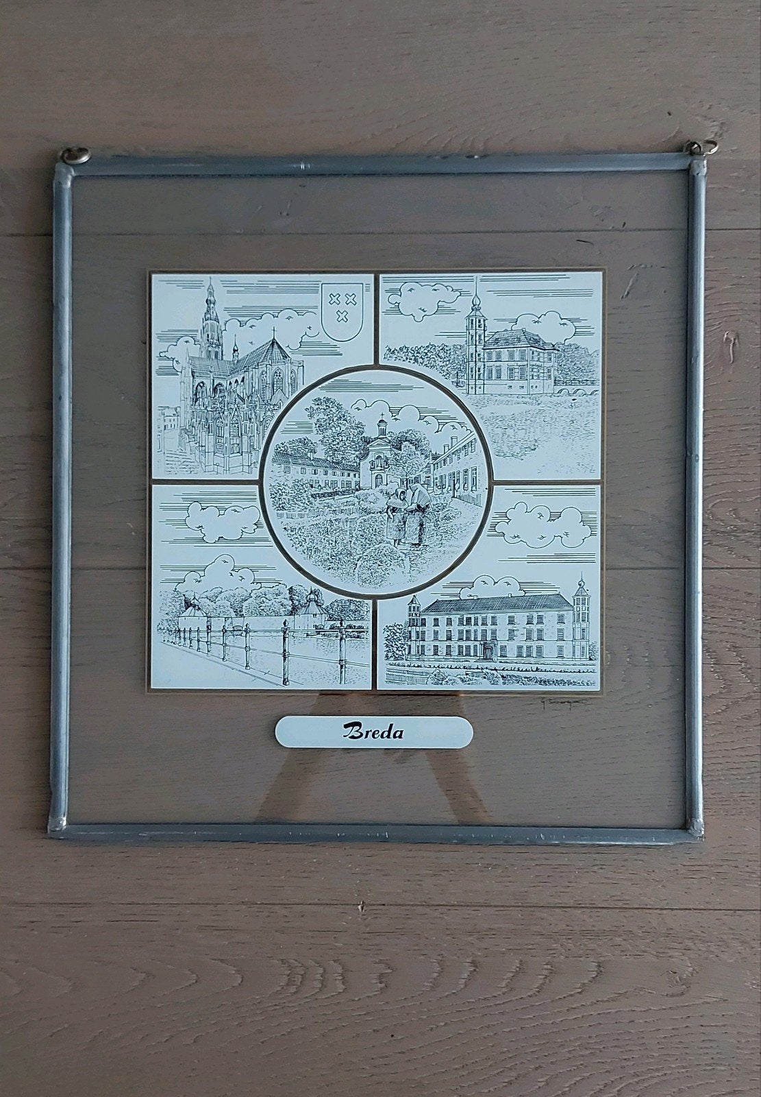 Mooie! oude glas in lood raamhanger met gravure van Breda, Ophalen