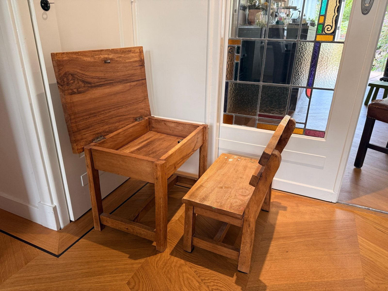 Vintage houten kinderbureau met bankje, Ophalen