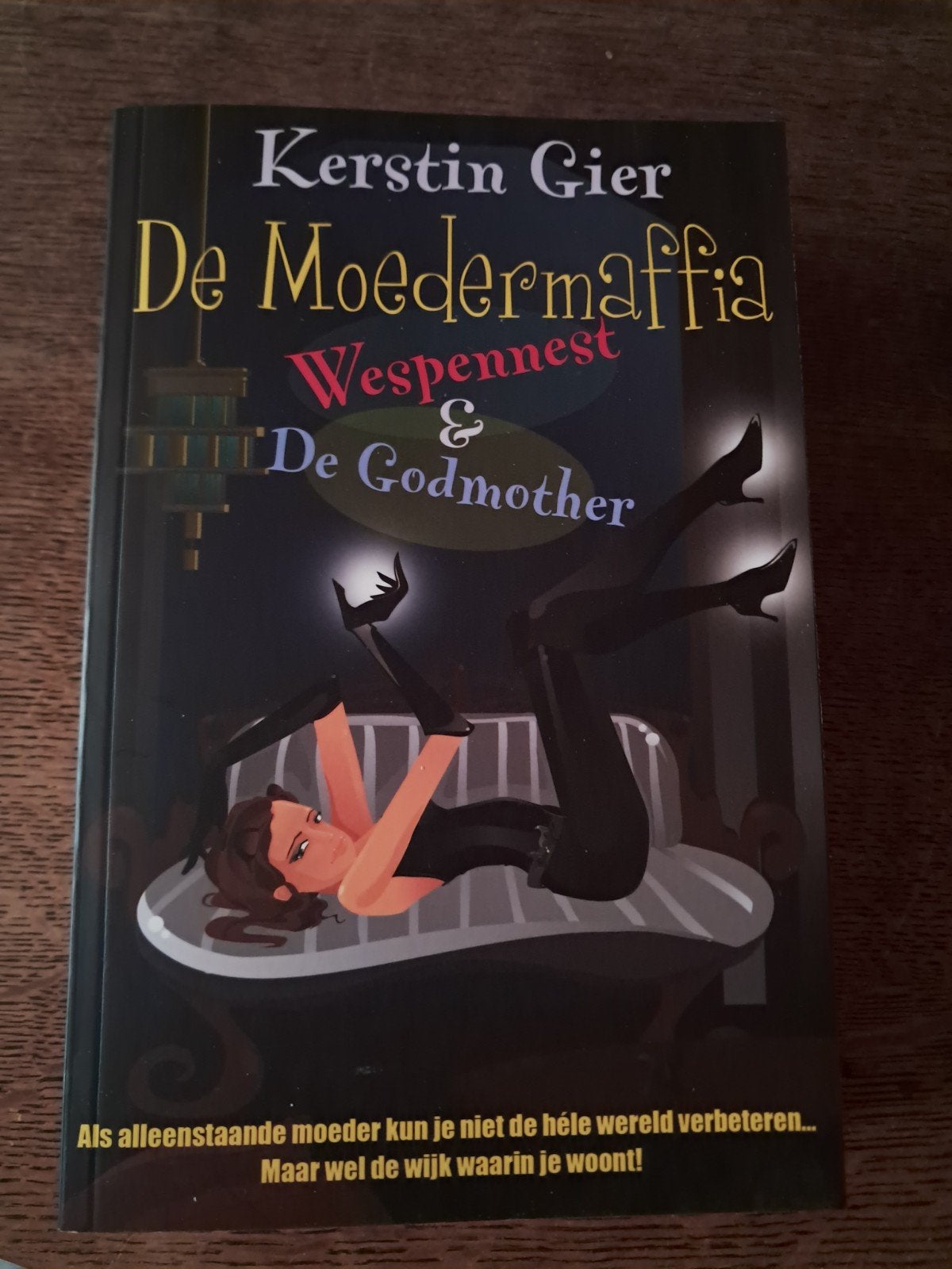 De Moedermaffia: Wespennest & De Godmother - Kerstin Gier, Ophalen of Verzenden, Gelezen, Kerstin Gier, Europa overig