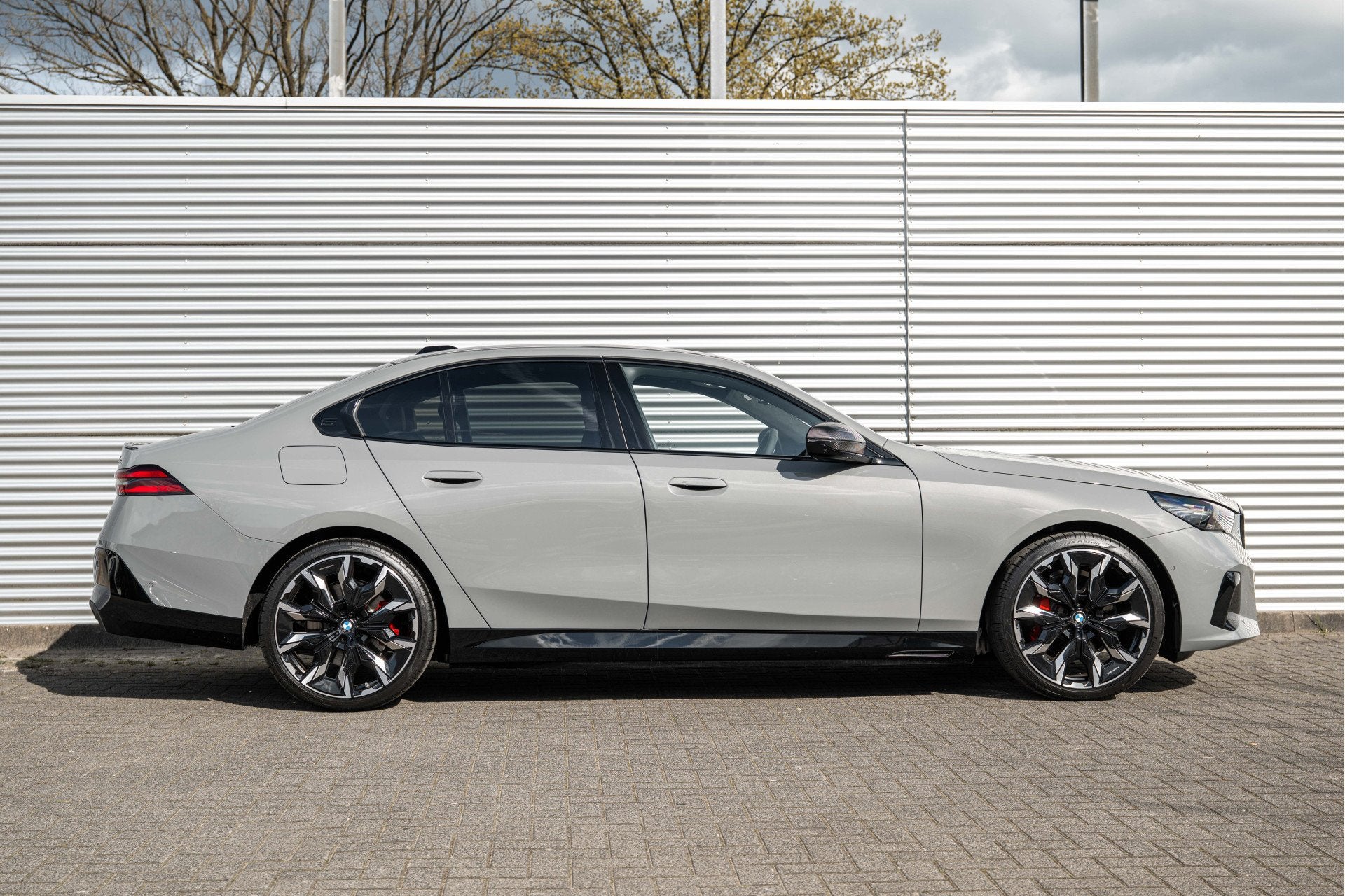 BMW 5 Serie 530e M Sport Automaat / Panoramadak / Trekhaak /, Auto's, Automaat, Achterwielaandrijving, Zwart, 4 cilinders