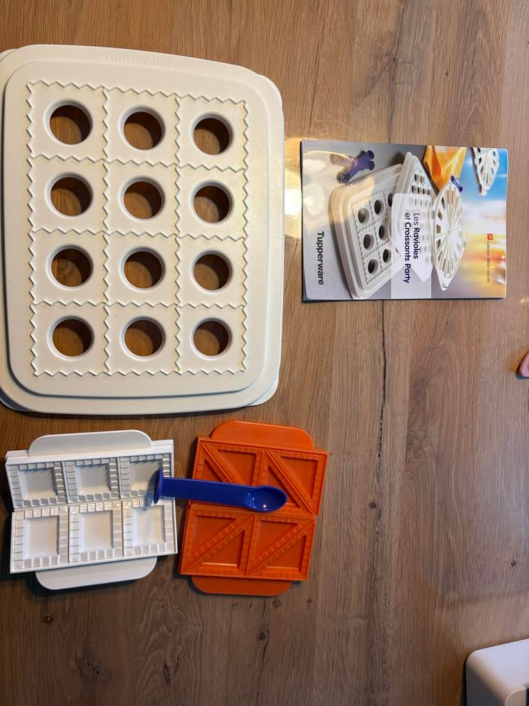Tupperware Ravioli Maker, Huis en Inrichting, Keuken | Tupperware, Gebruikt, Overige typen, Wit, Ophalen of Verzenden