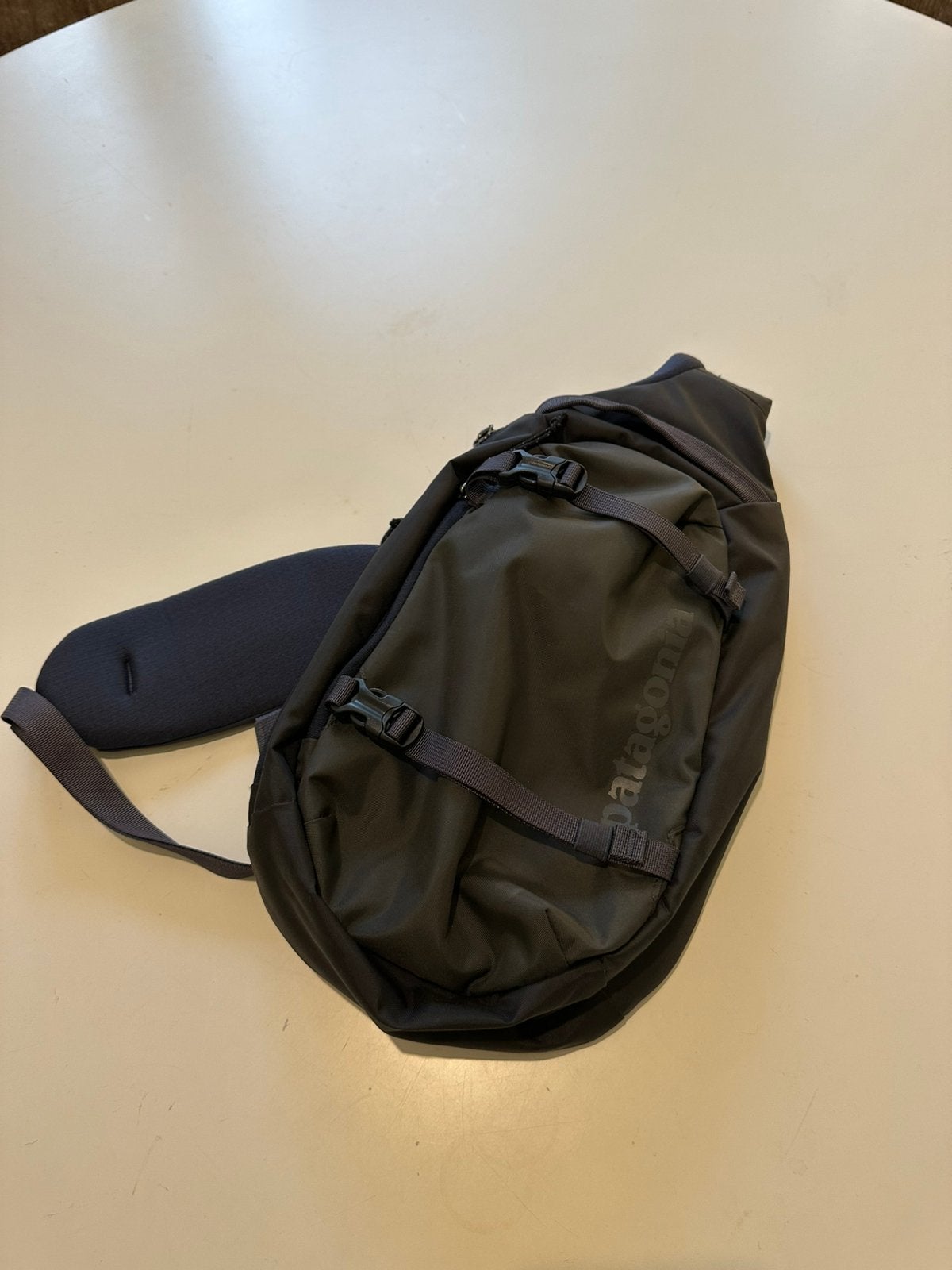 Patagonia Atom Sling 8L Smolder Blue, Ophalen of Verzenden, Zo goed als nieuw, Zwart, Overige merken