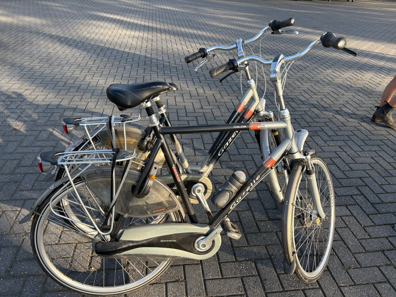 Foto 8 van Gazelle fietsen heren en dames in goede staat (set)