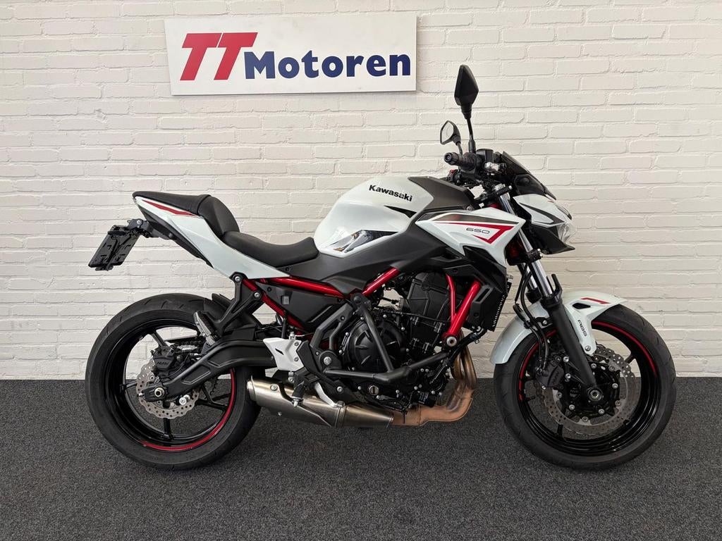 KAWASAKI Z650 (bj 2022) 8,767 km, 2 cilinders, Bedrijf, Onbekend, KAWASAKI