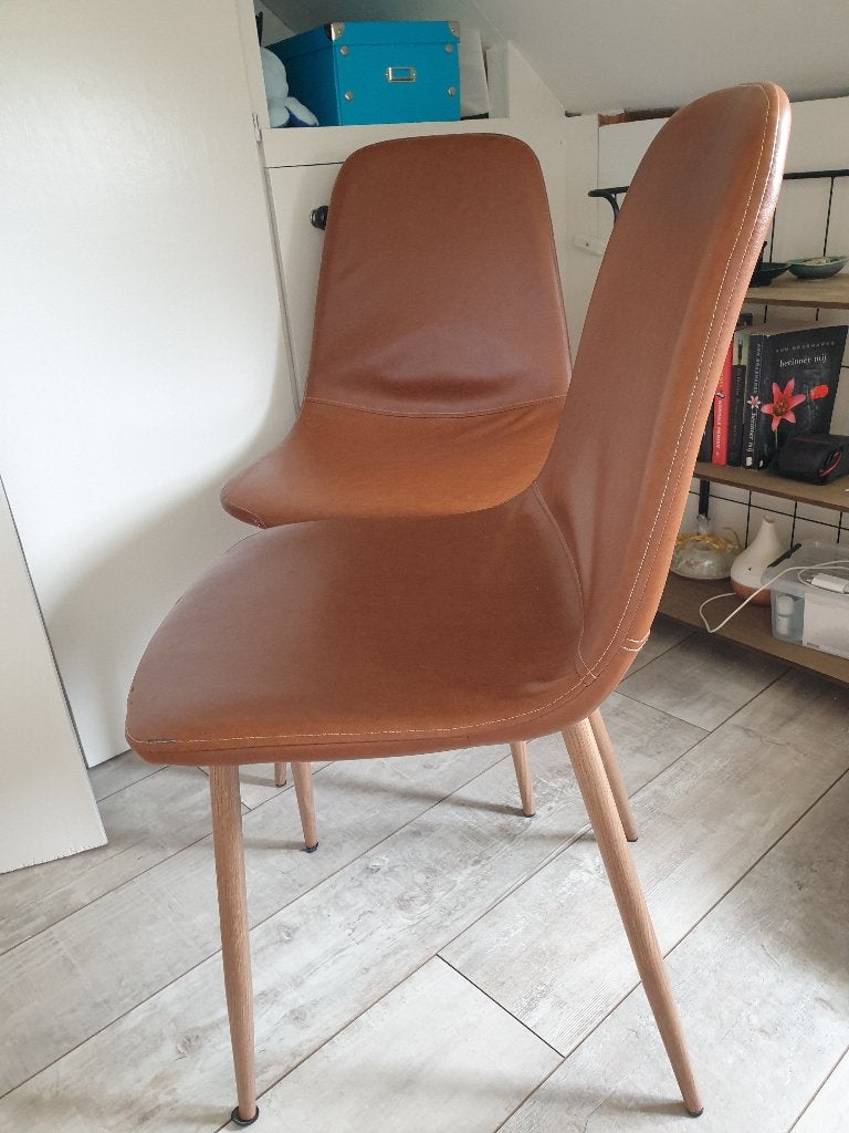 2 leuke bruine stoelen, af te halen voor een bolchrysant!, Gebruikt, Twee, Bruin, Ophalen