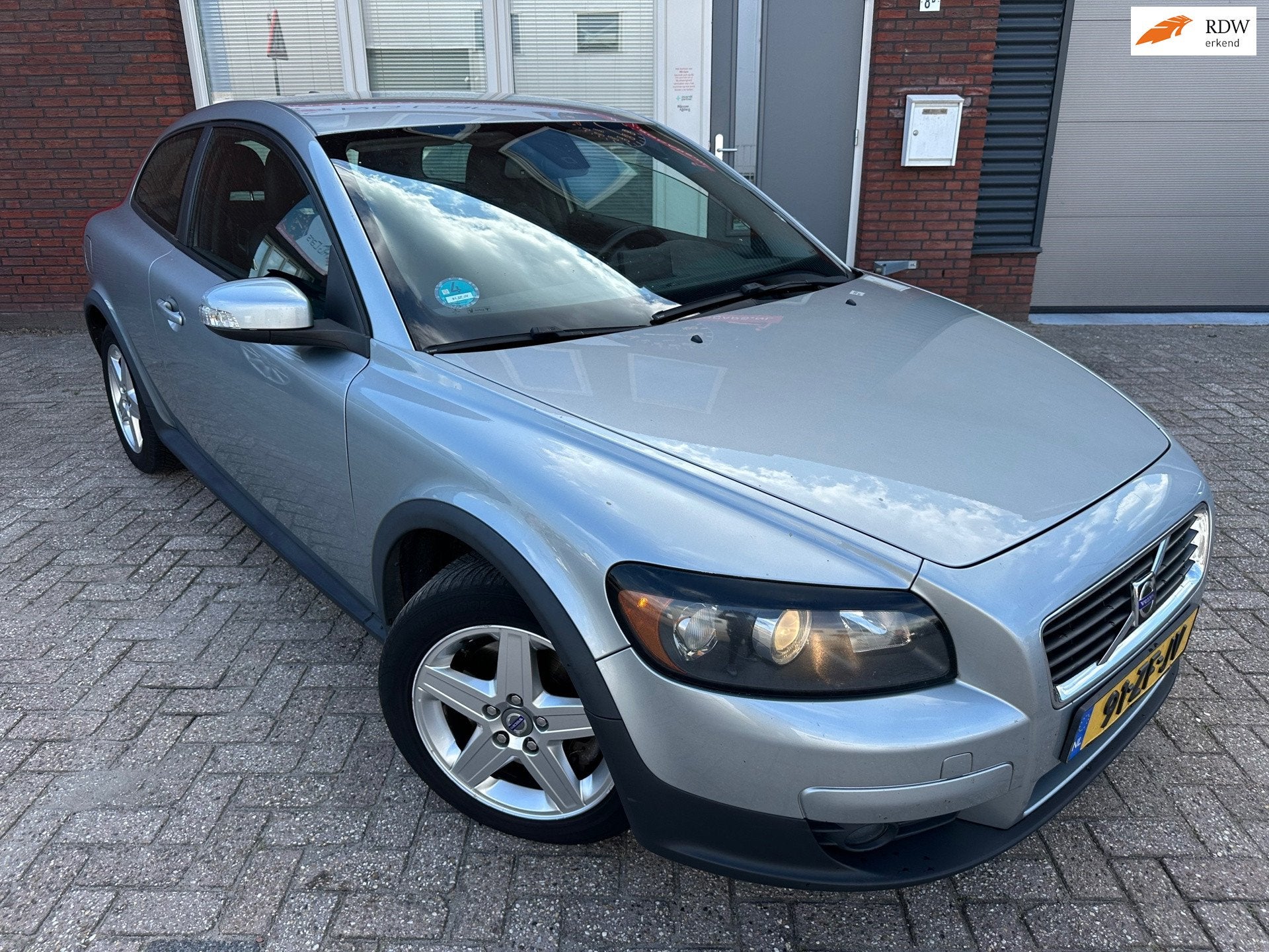 Volvo C30 2.4i Momentum / Airco / LM / NAP / AUT, Auto's, Gebruikt, 4 stoelen, Bedrijf, 170 pk