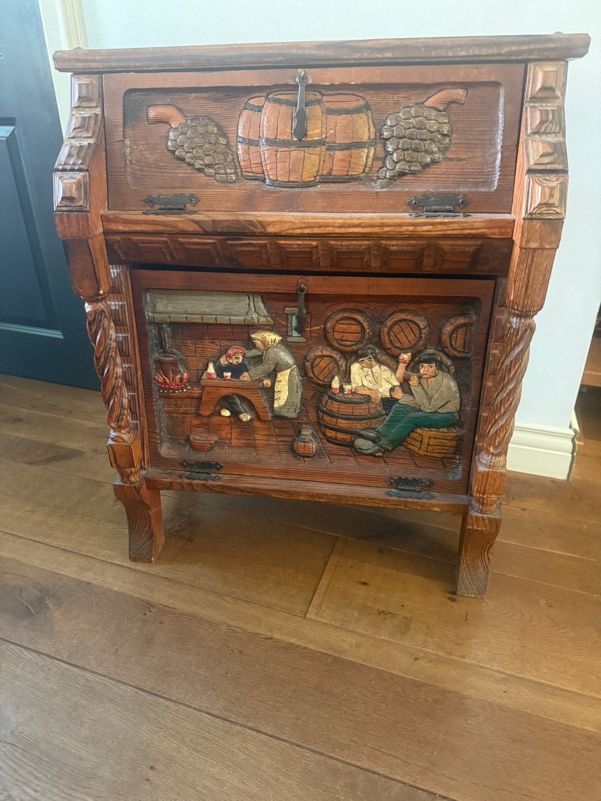Oude Spaanse wijnbar/commode, Ophalen, Gebruikt