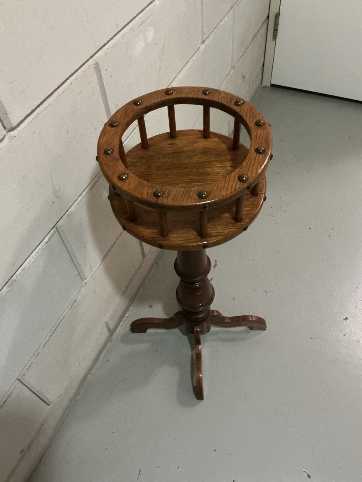 Vintage houten plantenstandaard met ronde vorm, Antiek en Kunst, Ophalen