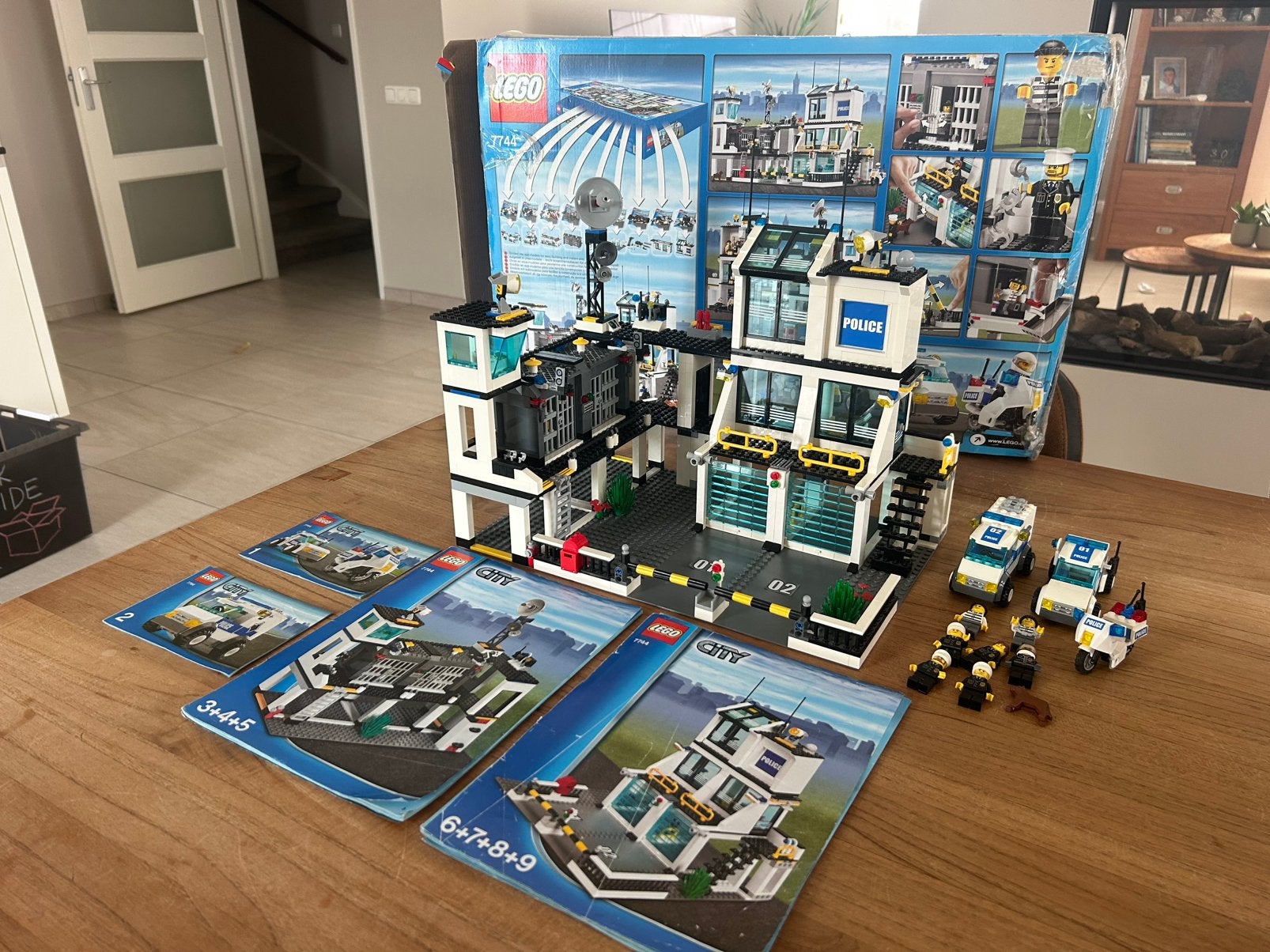 Lego set 7744 City Police Headquarters, Kinderen en Baby's, Speelgoed | Duplo en Lego, City, Lego, Ophalen of Verzenden, Zo goed als nieuw