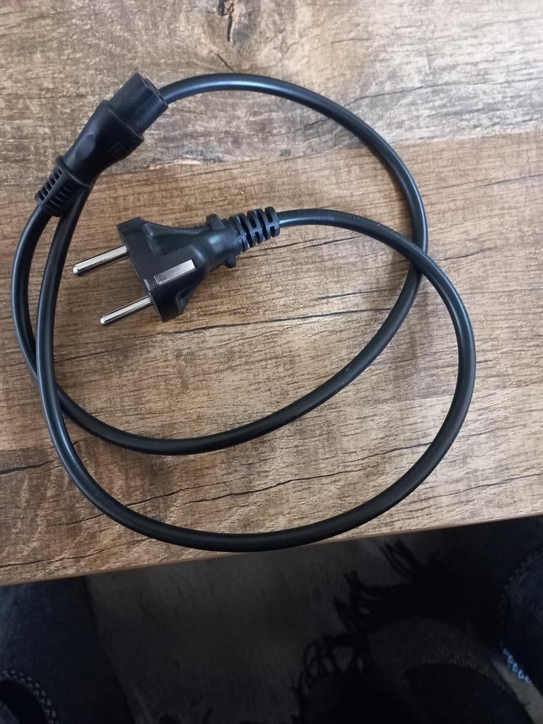 Voedingskabel met Schuko stekker en C5 connector, Computers en Software, Pc- en Netwerkkabels, Gebruikt, Ophalen of Verzenden