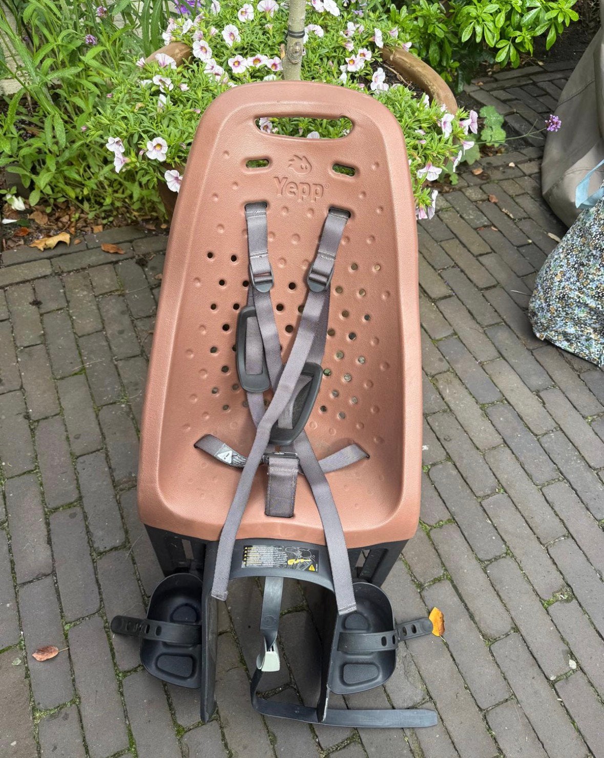 Yepp fietsstoeltje achterop bruin, Ophalen, Gebruikt