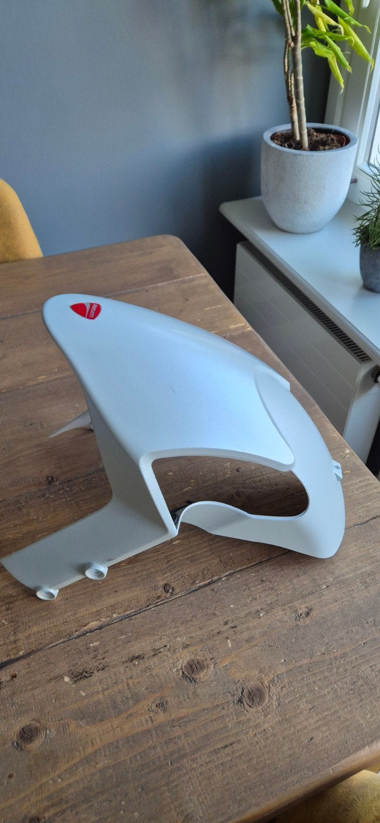 Ducati OEM voorspatbord Wit voor M696 , 796, 1100, Ophalen of Verzenden, Gebruikt