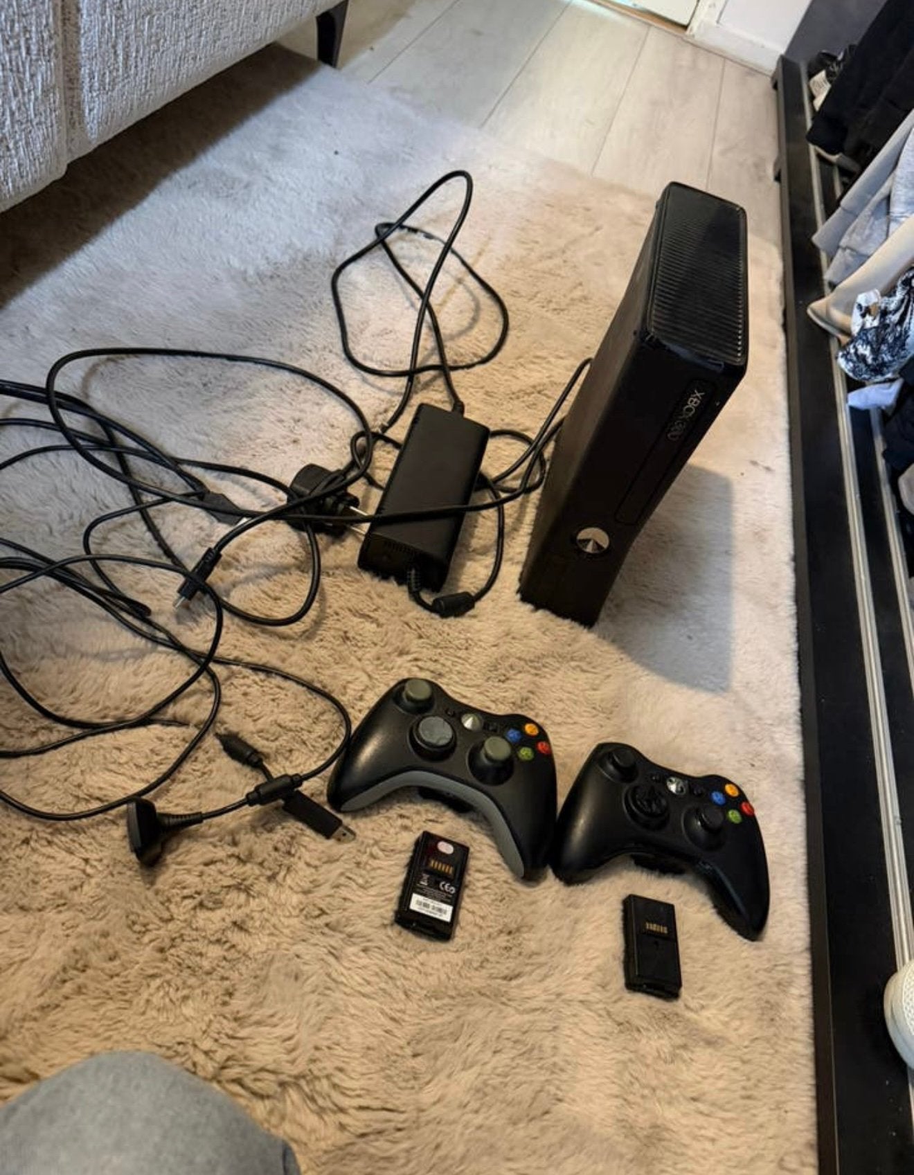 Xbox 360 2 controllers, Spelcomputers en Games, Spelcomputers | Xbox 360, Ophalen, Gebruikt, Met 2 controllers, 360 S