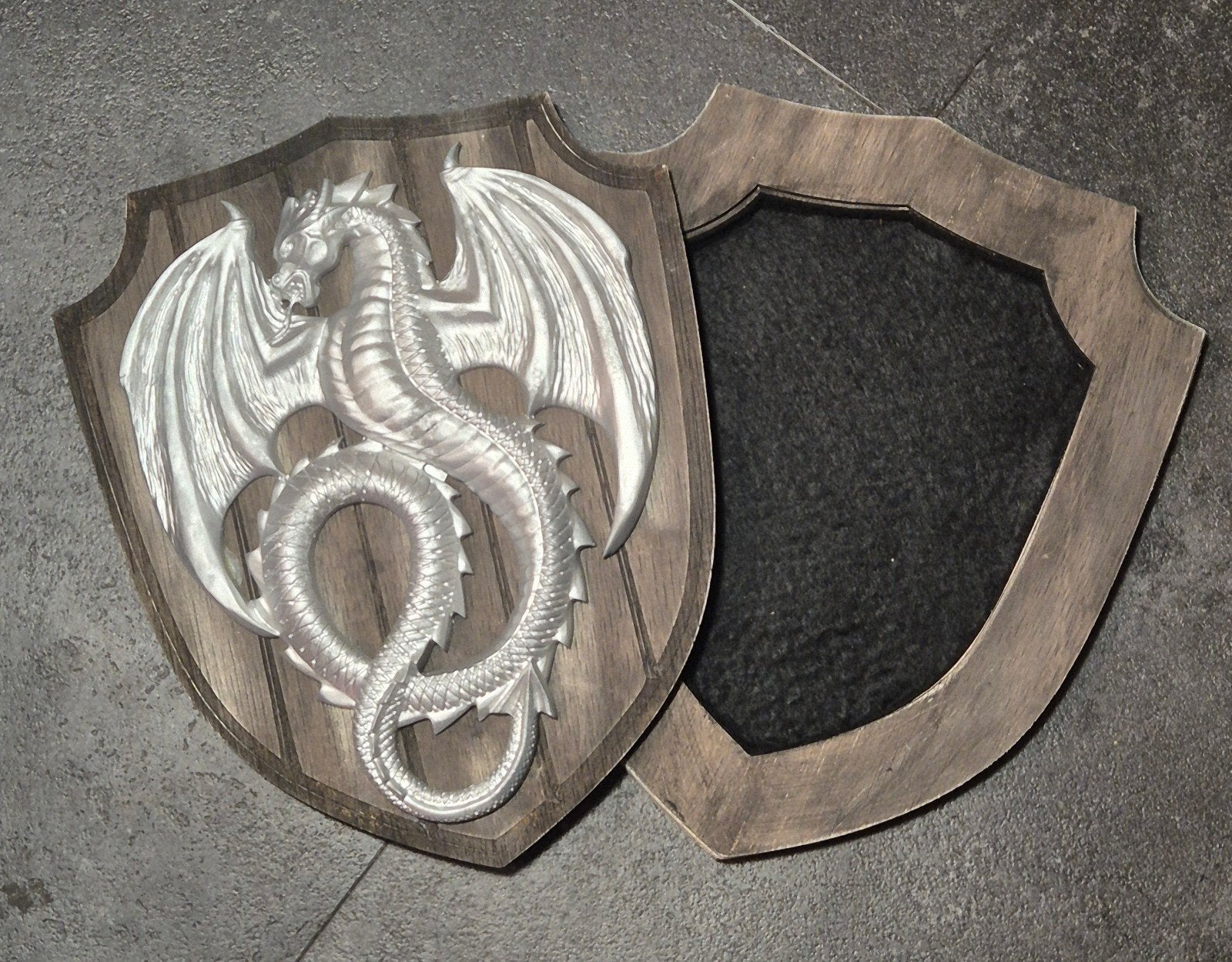 Unieke Handgemaakte D&D Dragon Shield Dice Tray / Dobbelbak, Ophalen of Verzenden, Nieuw