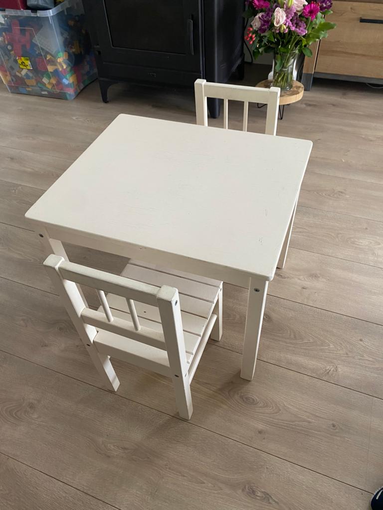 Kinder tafel met 2 stoeltjes - wit, Ophalen, Gebruikt, Tafel(s) en Stoel(en)
