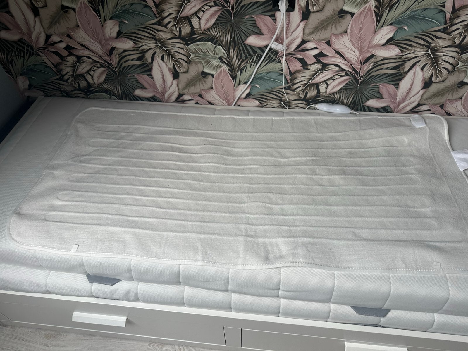 Ikea brimnes BedBank Met 2 lades, Huis en Inrichting, Ophalen, 90 cm, Eenpersoons, Wit