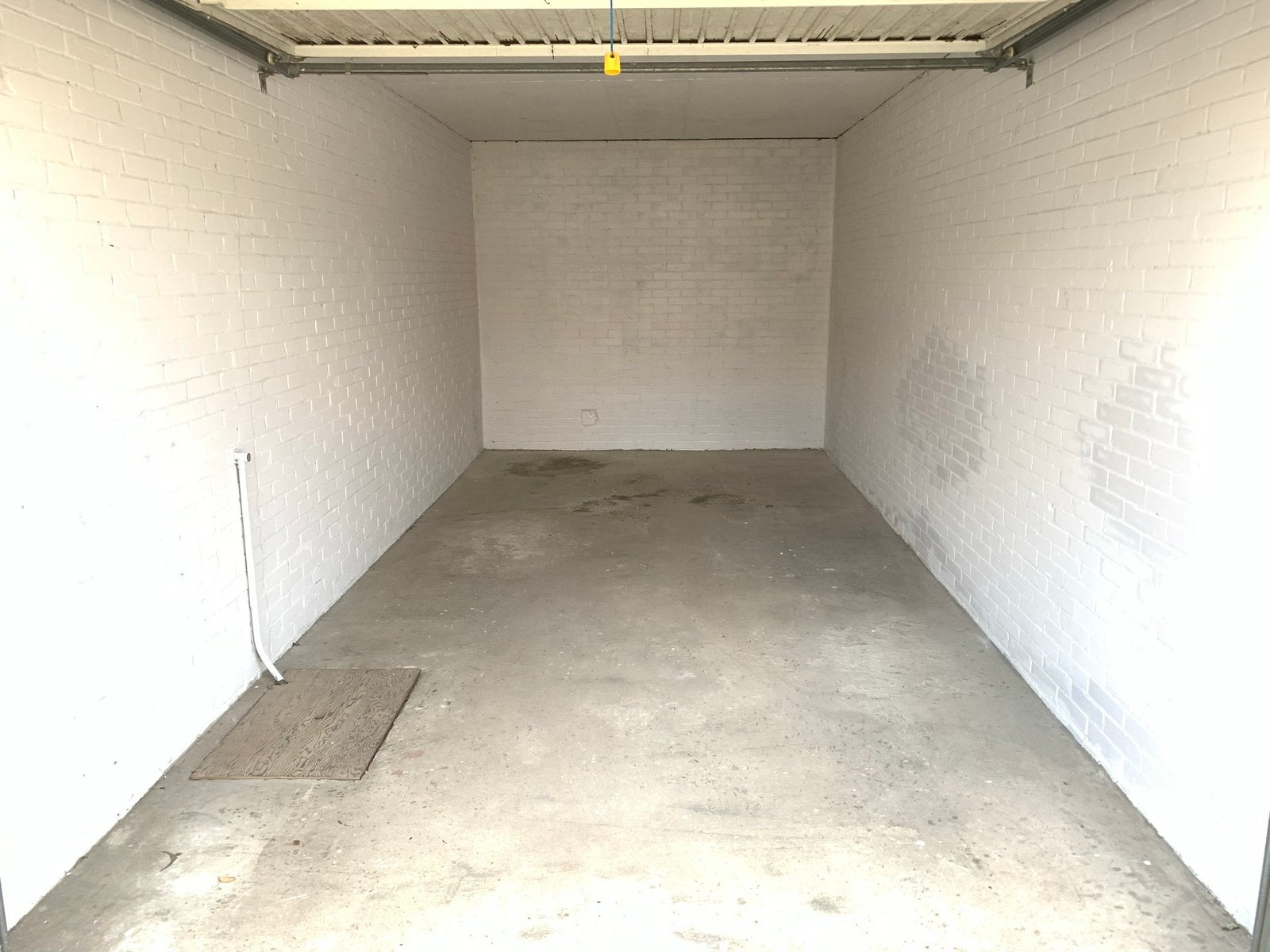 Garage box ZZP/ opslag / inboedel / Amsterdam noord, Amsterdam