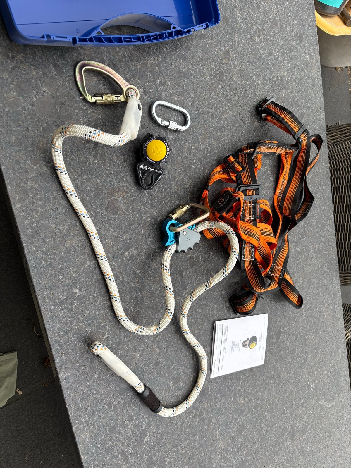 Valbeveiliging set: harnas, touw, karabiners, valstopapparaa, Ophalen, Zo goed als nieuw, Klimsport-accessoire
